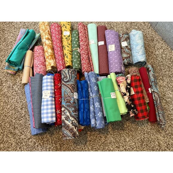 Cotton Fabric Scraps Over 7 Lbs Various Patterns De-stash. 1 Yard Cuts And Unde - Picture 2 of 7